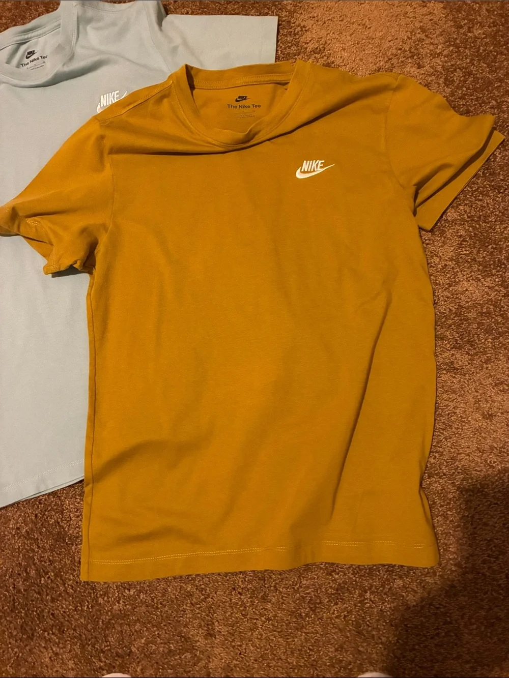 NIKE. Men’s Short-Sleeve Crew Tees - Light Green  & Light Brown. Size S. EUC